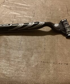 Gillette Sensor3 Comfort Disposable Razors for Men, 8 Count, Lubrastrip Glides Easily Over Your Skin Sensor3 Comfort (8ct) 45 81j XnNhFzL