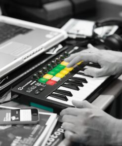 Novation Launchkey Mini 25-Note USB Keyboard Controller, MK2 Version 25 Keys 9 81kOCMTfr5L
