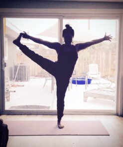 Garden of Life Organic Vegan Vanilla Protein Powder 22g Complete Plant Based Raw Protein & BCAAs Plus Probiotics & Digestive Enzymes for Easy Digestion – Non-GMO, Gluten-Free, Lactose Free 1.5 LB 20 Servings (Pack of 1) 42 81koKnGGAfL 1