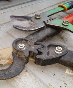 Fiskars 32" PowerGear Bypass Lopper and Tree Trimmer - Sharp Precision-Ground Steel Blade for Cutting up to 2" Diameter - Lawn and Garden Tools - Orange/Black Bypass Lopper 32" 50 81lu2JNQMqL