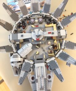 LEGO Star Wars Millennium Falcon 75105 45 81mpFIqtQ L
