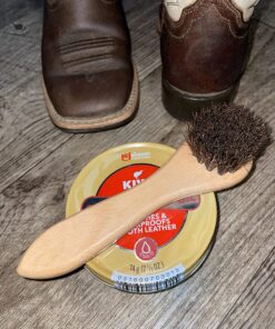 KIWI Shoe Conditioning Oil | Leather Care for Shoes, Boots, Furniture, Jacket, Briefcase and More | 2 5/8 Oz 42 81nl2Kj02qL