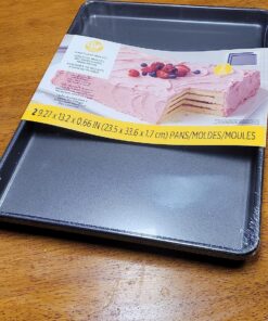 Wilton Easy Layers Sheet Cake Pan, 2-Piece Set, Rectangle Steel Sheet Pan 36 81o3BumXWhL