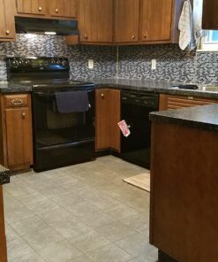 RoomMates StickTILES Traditional Marble Peel and Stick Backsplash Tiles - 4 Per Pack, Blue and White - TIL3229FLT 50 81oKyLq9F7L