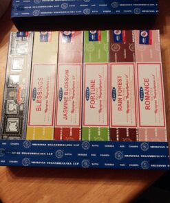 Nag Champa Sunrise Sandalwood Midnight Patchouli Celestial Fortune Blessings Romance Super Hit Jasmine Blossom Rain forest by Satya Gift Set 51 81opf9qu 5L