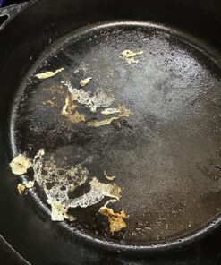 Lodge Cast Iron Skillet with Red Silicone Hot Handle Holder, 12-inch 48 81pa7Y64UGL