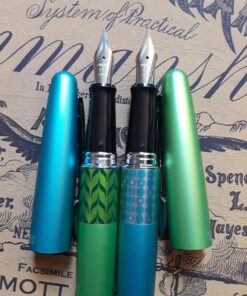 PILOT MR Retro Pop Collection Fountain Pen in Gift Box, Turquoise Barrel with Dots Accent, Fine Point Stainless Steel Nib, Refillable Black Ink (91446) 40 81qCDfwM4gL