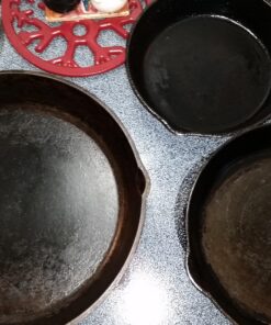 Crisbee Puck® Cast Iron and Carbon Steel Seasoning - Family Made in USA - The Cast Iron Seasoning Oil & Conditioner Preferred by Experts - Maintain a Cleaner Non-Stick Skillet 47 81qa7f28hL