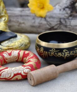 DharmaObjects Tibetan Meditation Om Mani Padme Hum Peace Singing Bowl With Mallet Small Black 13 81rEcOMN1eL