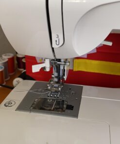 SINGER | Even Feed / Walking Presser Foot - Fork, Perfect for Matching Stripes & Plaids, Quilting & Sewing with Pile Fabrics - Sewing Made Easy Old Version 32 81sW5cwx2oL