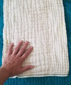 OsoCozy Unbleached Prefold Cloth Baby Diapers, Size 2 (15-30 lbs.), Soft, Absorbent, Durable 100% Natural Cotton, Our Top Selling Diaper Service Quality Prefolds, Unbleached Natural Color -6 Pack 33 81tb4pB2JfL