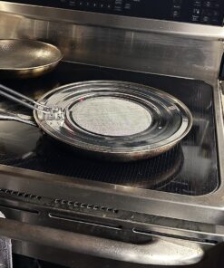 Dishwasher-Safe Splatter Screen Splash Guard for Kitchen Frying Pan Grease - Shields 99% of Stove Top from Bacon, Oil, or Deep Fryer - Easy to Clean or Store - Foldable Heat-Resistant Silicone Handle 31 81tw0uQ9QVL