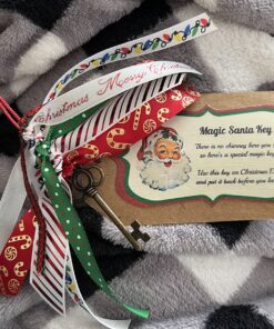 LURLIN Mixed Set of 30 Large Skeleton Keys with Antique Style Bronze Brass Skeleton Castle Dungeon Pirate Keys for Birthday Party Favors, Mini Treasure Toy Gifts, Medieval Middle Ages Theme 42 81u5cSS sNL