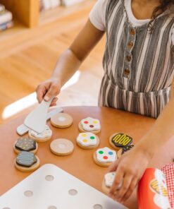 Melissa & Doug Slice and Bake Wooden Cookie Play Food Set - Pretend Cookies And Baking Sheet, Wooden Play Food Set, Toy Baking Set For Kids Ages 3+ 26 81u8FetWGaL 4