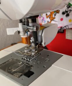 SINGER | Even Feed / Walking Presser Foot - Fork, Perfect for Matching Stripes & Plaids, Quilting & Sewing with Pile Fabrics - Sewing Made Easy Old Version 33 81uUhxLuO5L