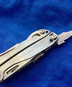 LEATHERMAN, Wingman Multitool with Spring-Action Pliers and Scissors, Stainless Steel with Nylon Sheath 53 81x vXPdZ1L