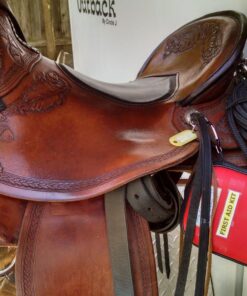 I GO 85 Pieces Hard Shell Mini Compact First Aid Kit, Small Personal Emergency Survival Kit for Travel Hiking Camping Backpacking Hunting Marine Car Red 44 81xfsh85UXL