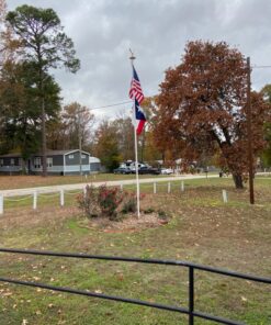 American Flags for Outside 3x5 - USA Flag Co. American Flag 3x5 Heavy Duty Outdoor Made in USA with Embroidered Stars and Sewn Stripes, This US Flag is an American Made Flag 3 by 5 Foot 34 81xhCCD5bcL