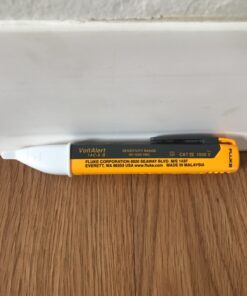 Fluke 1AC-A1-II VoltAlert Non-Contact Voltage Tester, Pocket-Sized, Voltage Detection Range 90 V to 1000 V AC, Audible Beeper, Silent Mode, Includes Batteries And 2 Year Warranty, CAT IV Rating 22 81yZVJj6LaL