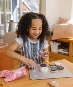 Melissa & Doug Slice and Bake Wooden Cookie Play Food Set - Pretend Cookies And Baking Sheet, Wooden Play Food Set, Toy Baking Set For Kids Ages 3+ 27 81ygK1Zfk4L 3