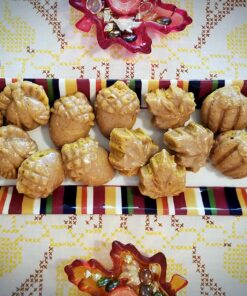 Nordic Ware Seasonal Collection Autumn Cakelette Pan 28 81yhTWi1tyL