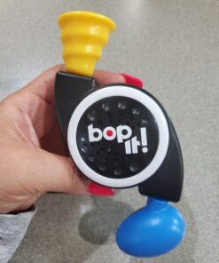 Hasbro Gaming Bop It! Micro Series Game 41 81yweRwwybL