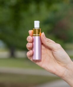 SABRE Lipstick Pepper Spray, Protect Against Multiple Threats with 12 Bursts, UV Marking Dye, The Most Discreet Pepper Spray Design, Pink 36 91 zm4P0QBL