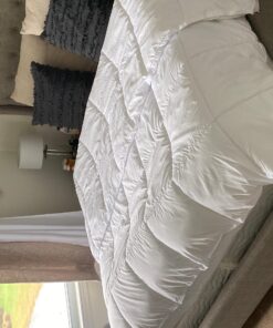 SUPERIOR Brushed Microfiber Solid Comforter, Down Alternative Bedding, Reversible, Medium Weight, Fluffy, Decorative, Duvet Insert, Oversized Blanket, Box Quilt Design, Queen, White 53 918np9XSYL