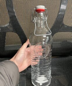 Bormioli Rocco Officina Water Bottle | 37.25 oz, Italian Glass Pitcher | Airtight Seal & Metal Clamp | Easy To Carry Handle, Dishwasher Safe & Eco-Friendly | Safe For Infused & Carbonated Drinks 39 9197OxFdbhL