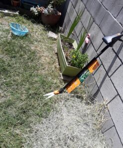 Fiskars Long-Handled Grass Shears - 36" Handle with 360-Degree Swivel Blade - Garden Shears and Grass Cutter - Black 36" Long-Handled Grass Shears 21 91FGTvMhCWL