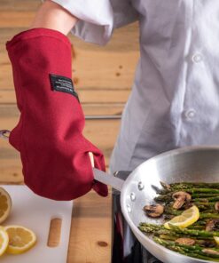 San Jamar KT0215 Cool Touch Flame Conventional High Heat Intermittent Flame Protection up to 900°F Oven Mitt, 15" Length, Red 15" 16 91Qa3hdaYyL