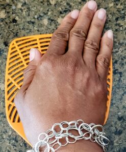 Bug & Fly Swatter – Braided Metal Handle 6 Pack Fly Swatters – Indoor/Outdoor – flyswatter 18 inch - Set of 6 29 91Qy 2vrs9L