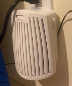 Hamilton Beach TrueAir Plug-Mount Air Freshener Odor Eliminator for Common Household-Tobacco, Pet, Bathroom & Trash, On/Off Fan, with Carbon Filter + Green Meadow Cartridge, White (04530GM) Plug Mount Odor Eliminator/Air Freshener 42 91Zfk47Ur0L