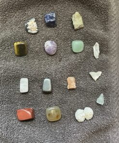 NATIONAL GEOGRAPHIC Mega Gemstone Dig Kit – Dig Up 15 Real Gemstones and Crystals, Science/Mining Kit for Kids, Gift for Girls and Boys, Rock Collection (Amazon Exclusive) 38 91bxNSwTaL