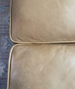 Chamberlain’s Leather Milk Furniture Treatment - All-Natural Leather Cleaner, Leather Conditioner for Couches and Living Room Furniture No 5, 6 Oz 50 91eBYIQ vL