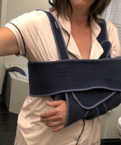 Velpeau Arm Sling Shoulder Immobilizer - Can Be Used During Sleep - Rotator Cuff Support Brace - Adjustable Medical Sling for Broken & Fractured Bones, Dislocation, Sprains, Strains & Tears (Large) Large (Pack of 1) 23 91gKDihdeWL