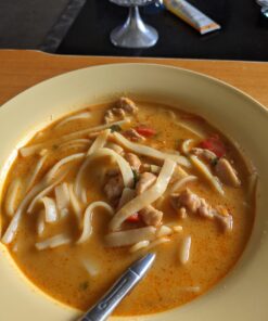 Mae Ploy Red Curry Paste, Authentic Thai Red Curry Paste For Thai Curries And Other Dishes, Aromatic Blend Of Herbs, Spices And Shrimp Paste, No MSG, Preservatives Or Artificial Coloring (14oz Tub) 14 Ounce (Pack of 1) 32 91gWUFLwPDL