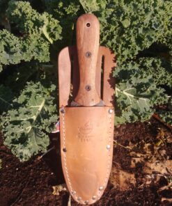 Barebones Hori Hori Classic Garden Knife - Heat-Tempered Stainless Steel Blade and Walnut Handle 33 91nBz6zuMJL