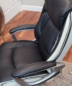 Serta Executive Office Smart Layers Technology Leather and Mesh Ergonomic Computer Chair with Contoured Lumbar and ComfortCoils, Black & White 46 91pKRh0vz1L