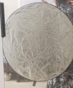 NEEWER 43 Inch/110 Centimeter Light Reflector Diffuser 5 in 1 Collapsible Multi Disc with Bag - Translucent, Silver, Gold, White, and Black for Studio Photography Lighting Outdoor Standard Packaging 48 91q aqPxebL