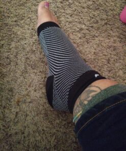 Run Forever Sports Plantar Fasciitis Compression Socks | Foot & Ankle Brace for Women & Men | Toeless Ankle Compression Sleeve for Ankle Support, Plantar Fasciitis, Night Splint, Arch & Achilles Tendonitis Relief Medium Black 39 A1EYhbWTRJL