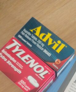 Tylenol Extra Strength Caplets with 500 mg Acetaminophen Pain Reliever Fever Reducer ct, no Flavour, 100 Count 100 Count (Pack of 1) 67 A1FZEXpl7cL