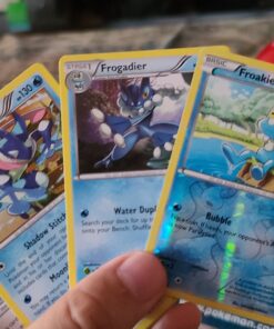 Pokemon TCG: Poke Ball Tin Red - 3 Booster Pack with 1 Coin 18 A1Vq1iFYmEL