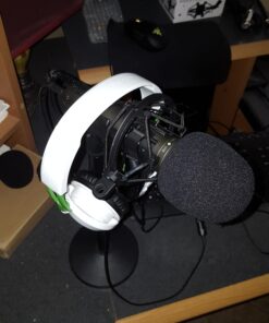 Samson Technologies Q2U USB/XLR Dynamic Microphone Recording and Podcasting Pack (Includes Mic Clip, Desktop Stand, Windscreen and Cables), silver Q2U Gray 29 A1Xmt7JKInL