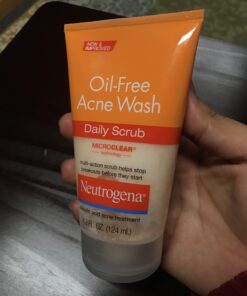 Neutrogena Oil-Free Acne Face Scrub, 2% Salicylic Acid Acne Treatment Medicine, Daily Face Wash to help Prevent Breakouts, Oil Free Exfoliating Facial Cleanser for Acne-Prone Skin, 4.2 fl. oz Unscented 4.2 Fl Oz (Pack of 1) 44 A1s30BudtHL