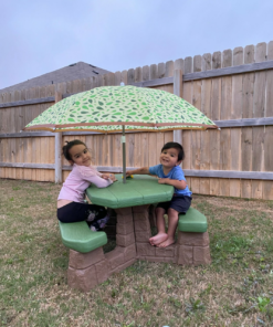 Step2 Naturally Playful Picnic Table with Umbrella Green & Leaves 23 A1trT yB7IL