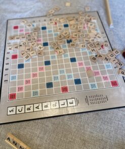 Hasbro Gaming Retro Series Scrabble 1949 Edition Board Game 12 B10W2YHxa5S