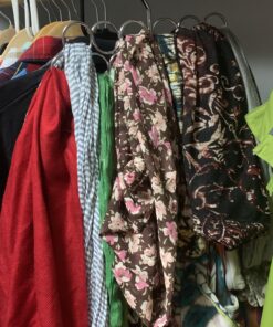 iDesign Axis Metal Loop Scarf Hanger, No Snag Closet Organization Storage Holder for Scarves, Men's Ties, Women's Shawls, Pashminas, Belts, Accessories, Clothes, 18 Loops ,0.3" x 9.9" x 11.2", Chrome 37 B1e9WgaqLS