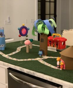 Daniel Tiger's Neighborhood Deluxe Electronic Trolley Vehicle with 2 Songs, 12 Phrases, Sounds & Light! Daniel & Mom Tiger Figures Included, For Ages 3+ 44 B1fY0cSNIcS 2