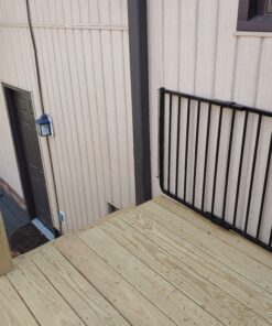 Cardinal Gates SS30OD Outdoor Baby Gate for Stairs - Adjustable Outdoor Dog Gate - Aluminum Safety Gate for Kids & Pets - Can be Installed at Angles - 27 to 42.5 Inches Wide - Black 42 C12usxt01gS